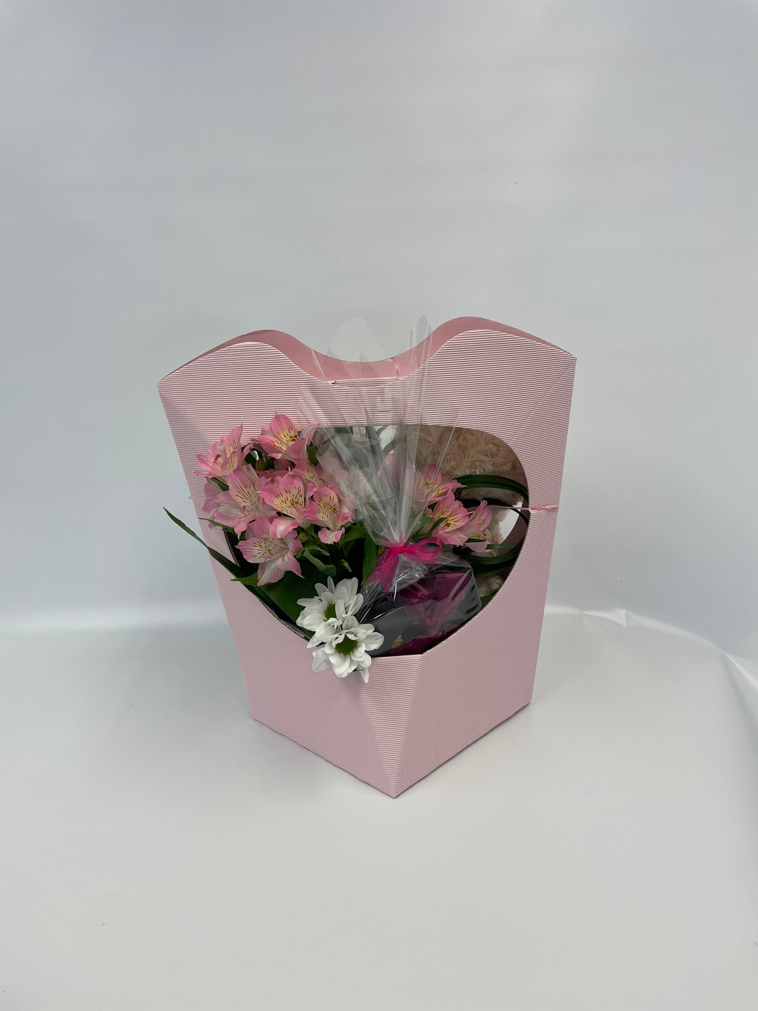 Boite a Fleurs et Peluche et chocolat